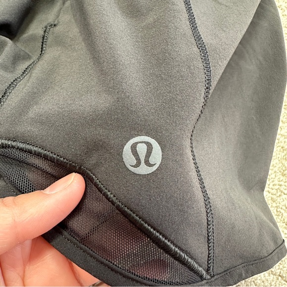 Lululemon Women’s Lululemon Hotty Hot Short High-Rise Long 4" in Black Size 2 - Picture 12 of 16